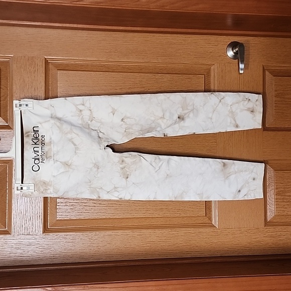 Calvin Klein Performance Leggings, Size Medium, White Marble Print, Great‎ Shape - Picture 2 of 4